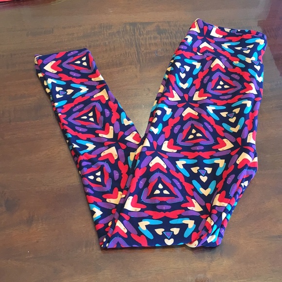LuLaRoe Pants - OS NWOT LuLaRoe Leggings